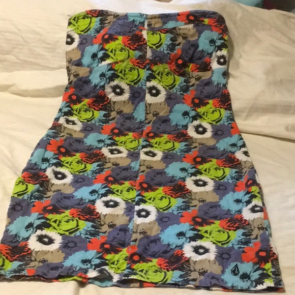 Volcom Strapless Mini - Picture 1 of 3